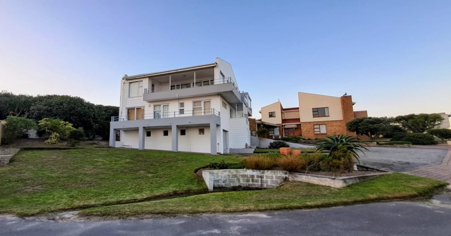 To Let 5 Bedroom Property for Rent in Vermont Western Cape
